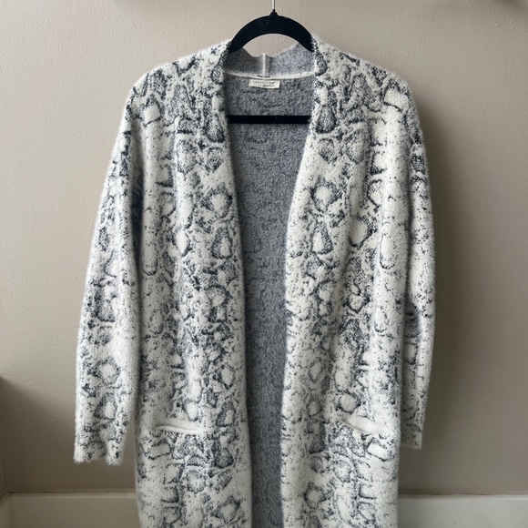 lovestitch Sweaters - Lovestitch Black and White Snake Patterned Open Cardigan